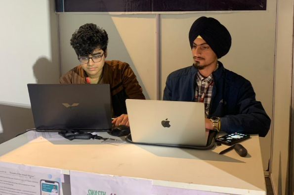 Live Startup Pitch to Anupam Mittal